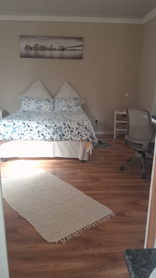 2 Bedroom Property for Sale in Lavender Hill Western Cape